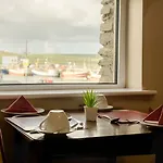 The Quayside לינה וארוחת בוקר 4*